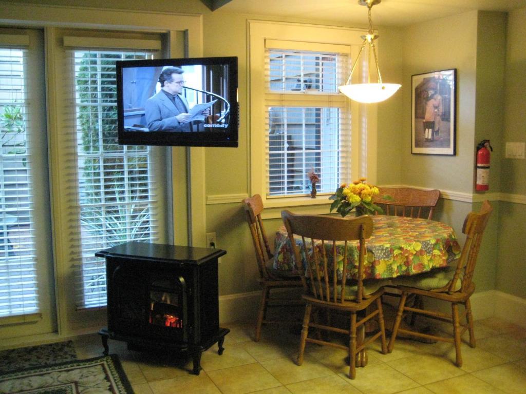 فانكوفر Point Grey Guest House الغرفة الصورة